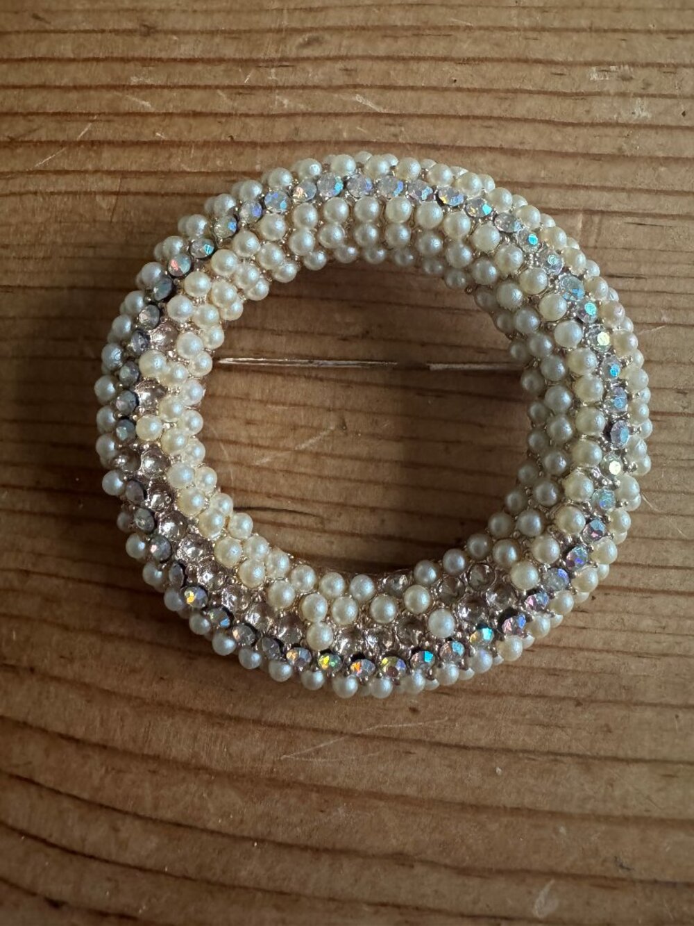 Vintage Faux Seed Pearl Aurora Borealis Rhinestone Circle Wreath Brooch Pin 2"